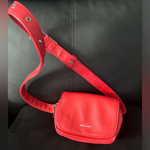 Matt & Nat Bold Red Crossbody Bag - Picture 5 of 13